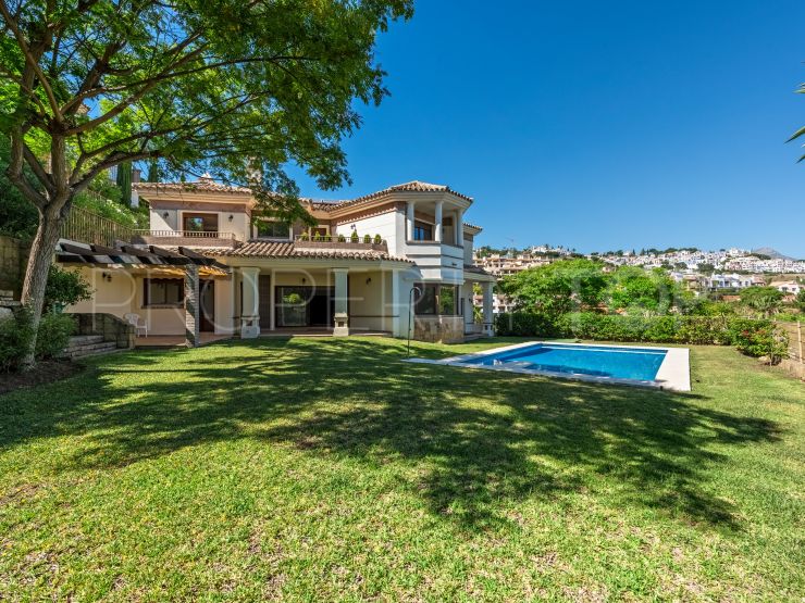For sale villa with 5 bedrooms in Los Arqueros, Benahavis | DM Properties