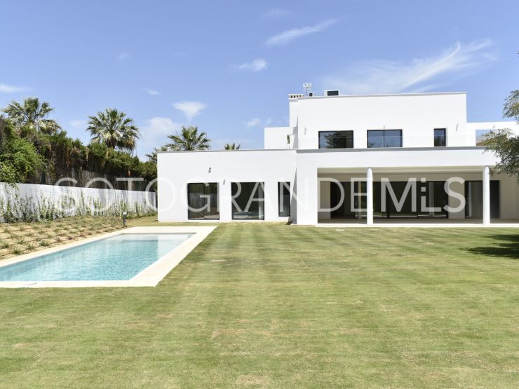 5 bedrooms villa for sale in Zona B, Sotogrande Costa | John Medina Real Estate
