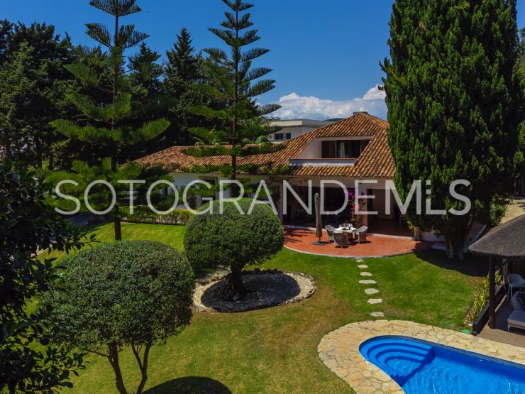 Reyes y Reinas, Sotogrande Costa, villa en venta | John Medina Real Estate