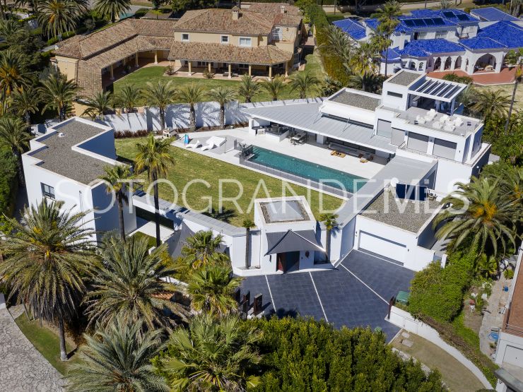 Comprar villa en Reyes y Reinas, Sotogrande Costa | John Medina Real Estate