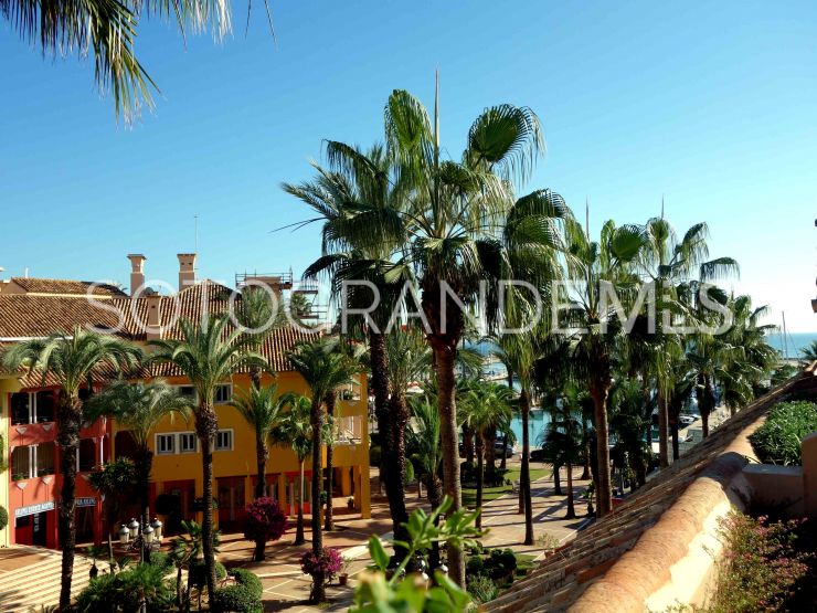 For sale penthouse with 2 bedrooms in Sotogrande Puerto Deportivo | John Medina Real Estate