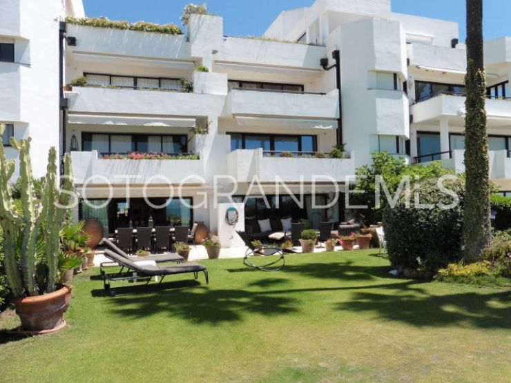 For sale Paseo del Río ground floor apartment with 5 bedrooms | John Medina Real Estate