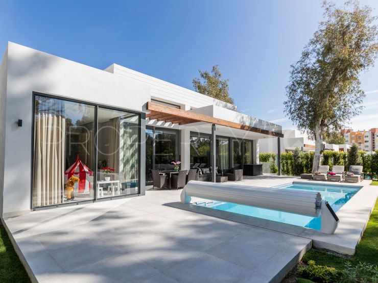 Buy villa in Arboleda with 4 bedrooms | Terra Realty