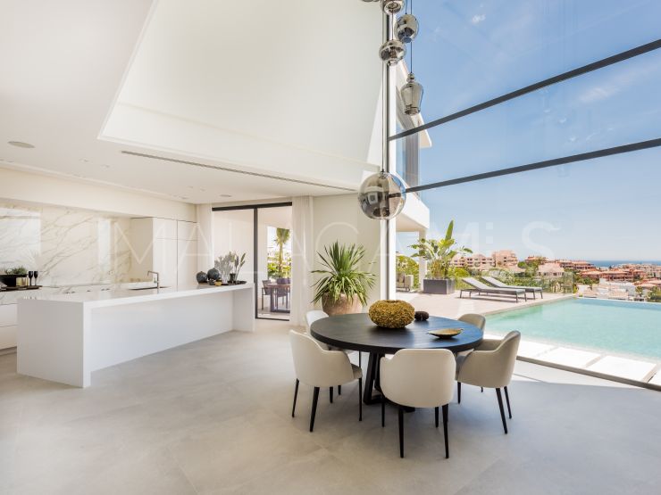 For sale villa with 6 bedrooms in La Alqueria, Benahavis | Terra Realty