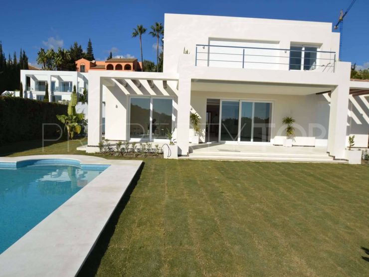 Buy El Paraiso villa with 4 bedrooms | Escanda Properties