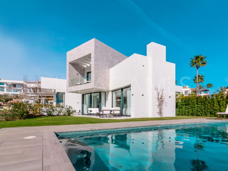 For sale villa with 4 bedrooms in Mirador del Paraiso, Benahavis | Magna Estates