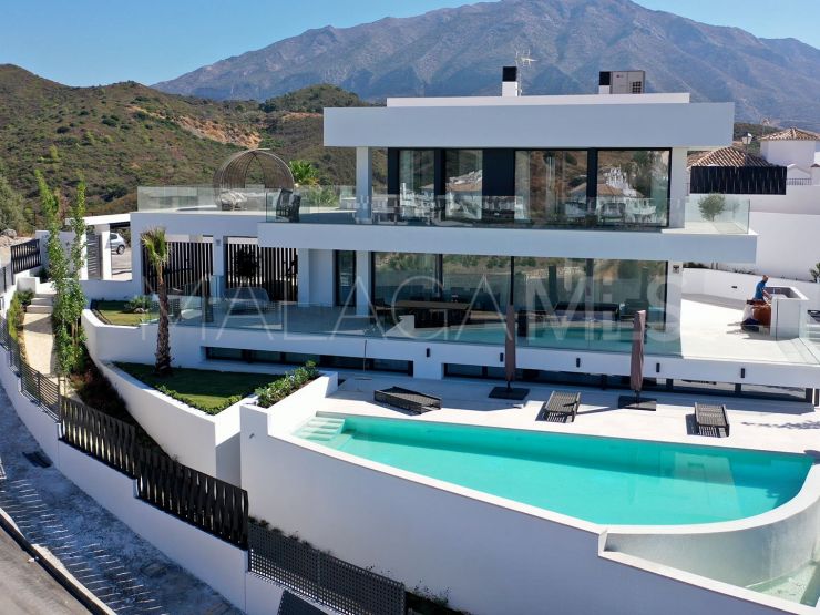 Villa en venta en Las Lomas de Nueva Andalucia | Solvilla
