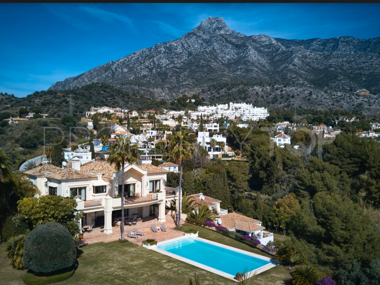 Villa en venta en Marbella Hill Club | Villa Noble