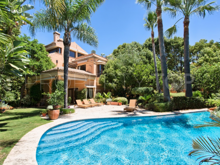 5 bedrooms villa for sale in Altos de Puente Romano, Marbella Golden Mile | Villa Noble
