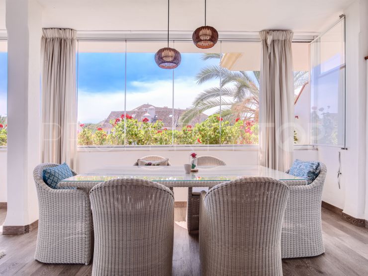 For sale apartment with 3 bedrooms in Lomas del Rey, Marbella Golden Mile | Villa Noble