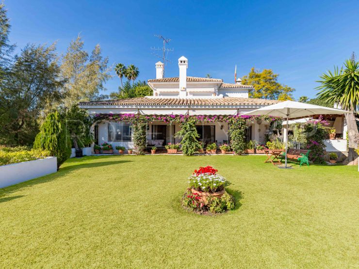 Villa for sale in Las Lomas del Marbella Club with 5 bedrooms | Drumelia Real Estates