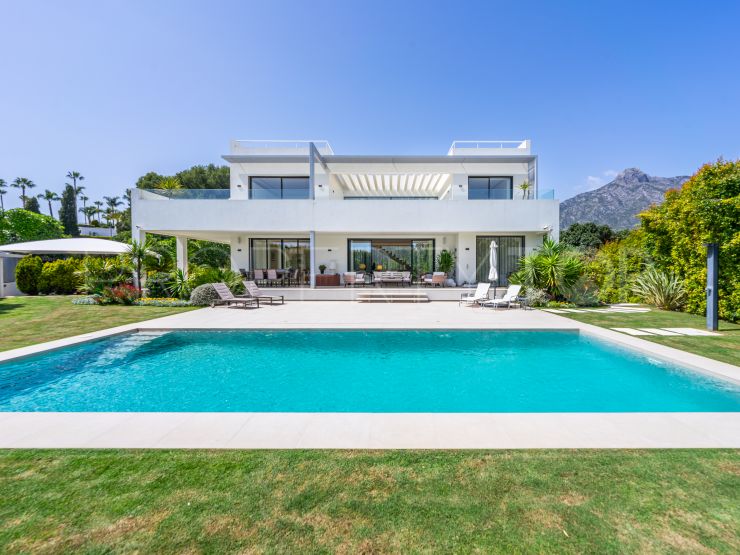 Comprar villa con 6 dormitorios en Las Lomas del Marbella Club, Marbella Golden Mile | Drumelia Real Estates