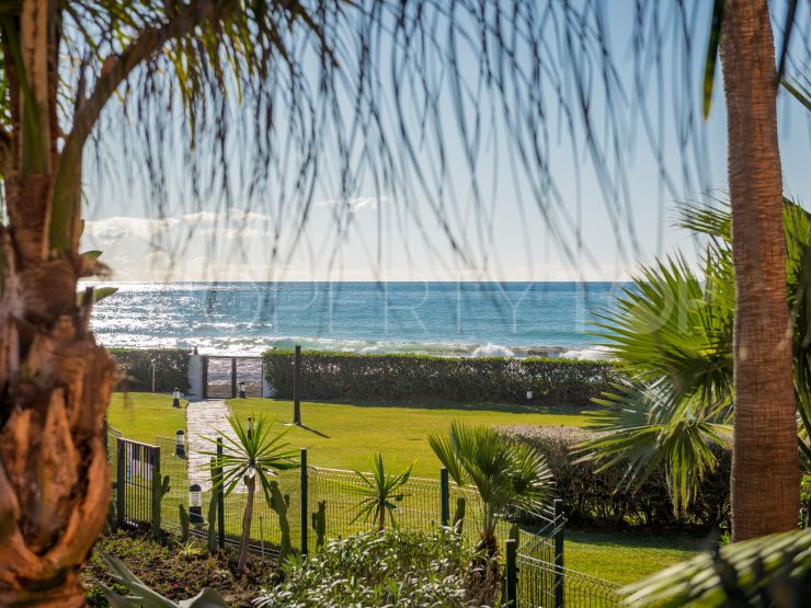 Apartamento planta baja a la venta en Los Monteros Playa de 2 dormitorios | Luxury Villa Sales