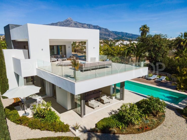 For sale 5 bedrooms villa in Nueva Andalucia, Marbella | Luxury Villa Sales