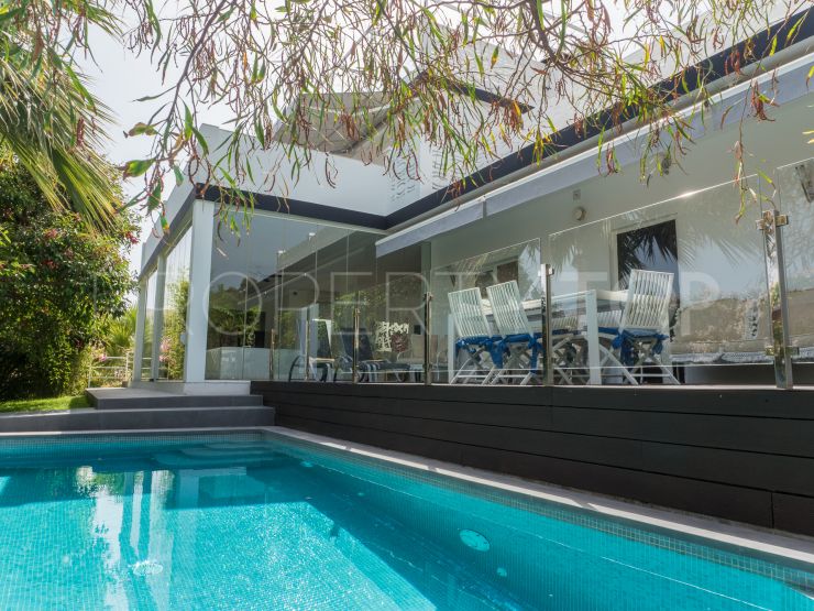 Villa con 4 dormitorios a la venta en Nueva Andalucia | Luxury Villa Sales
