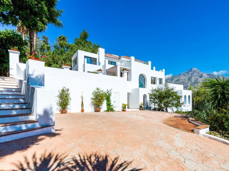 Buy Nueva Andalucia villa with 5 bedrooms | Luxury Villa Sales