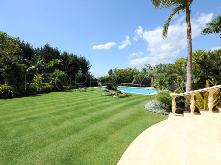 Villa en venta en Altos de Puente Romano, Marbella Golden Mile | Luxury Villa Sales