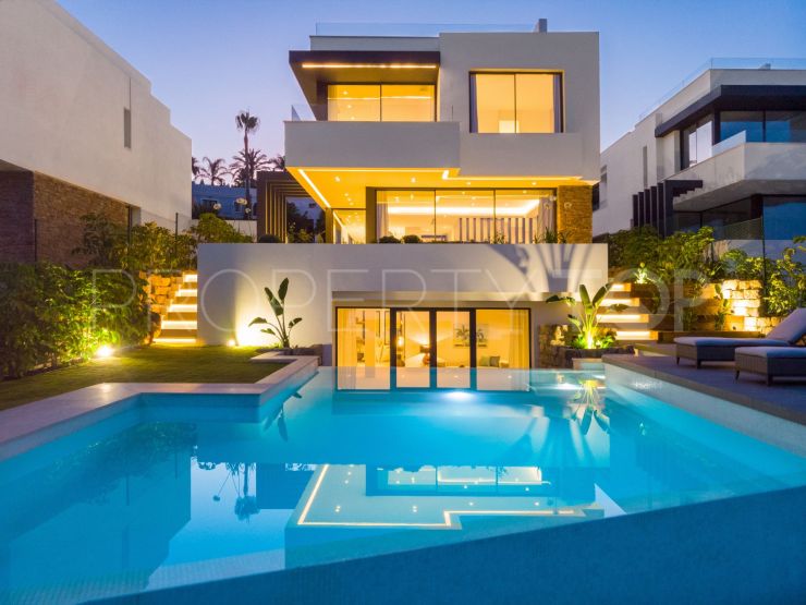 For sale villa with 4 bedrooms in El Campanario, Estepona | Inmobiliaria Luz