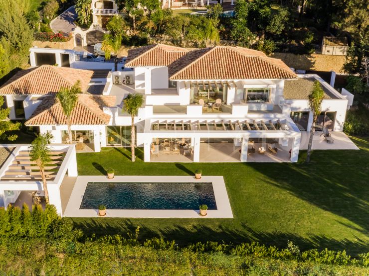 Buy El Paraiso villa with 5 bedrooms | Benarroch Real Estate
