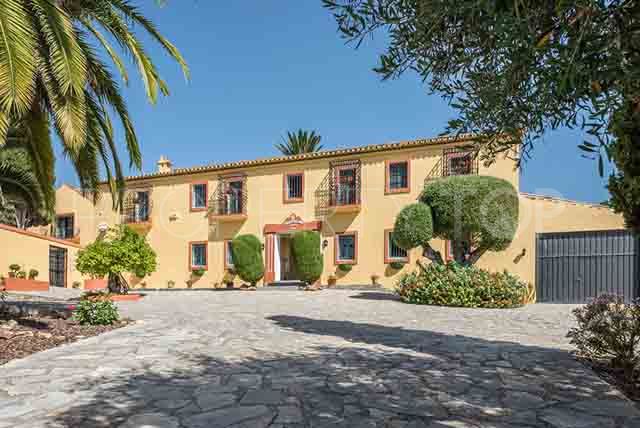 7 bedrooms finca in Guadiaro | SotoEstates
