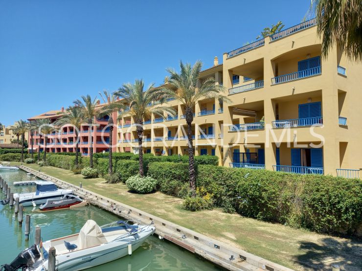 Se vende apartamento planta baja de 2 dormitorios en Guadalmarina, Marina de Sotogrande | Holmes Property Sales