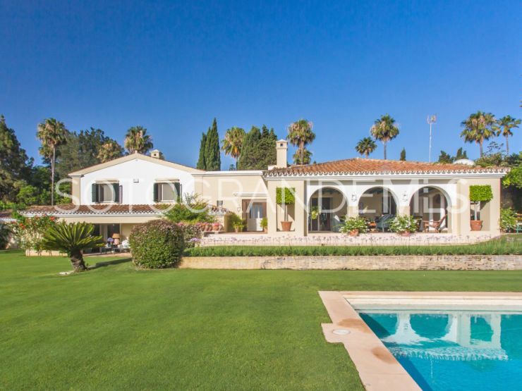 Villa en venta en Reyes y Reinas con 8 dormitorios | Holmes Property Sales