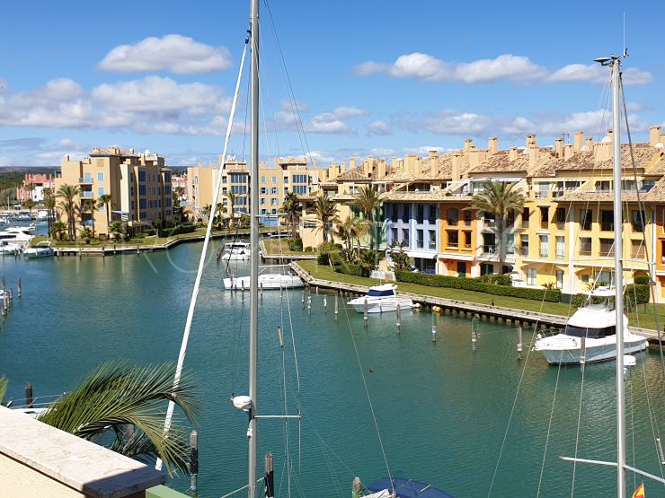 Apartment for sale in Isla del Pez Volador with 2 bedrooms | Consuelo Silva Real Estate