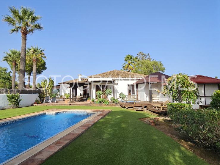 Villa en venta en Sotogrande Costa con 5 dormitorios | Consuelo Silva Real Estate