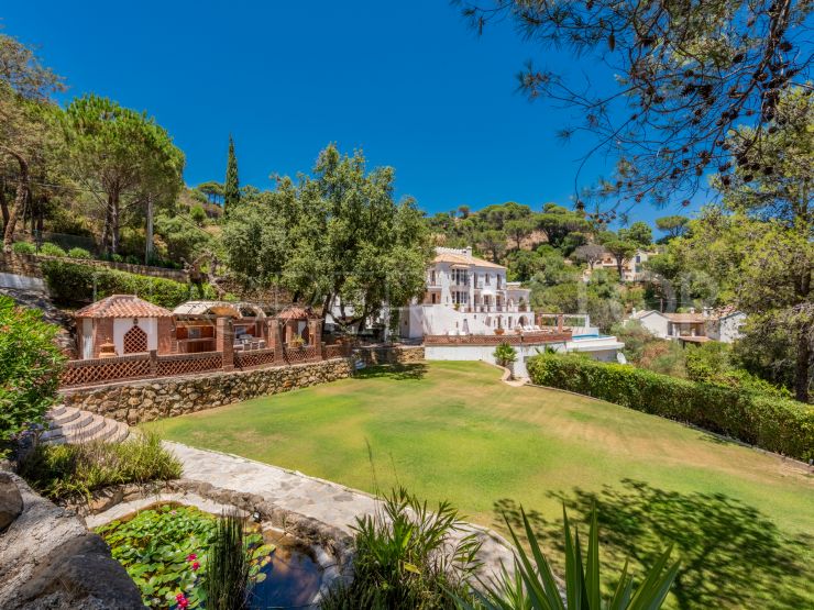 For sale 7 bedrooms villa in El Madroñal, Benahavis | Panorama