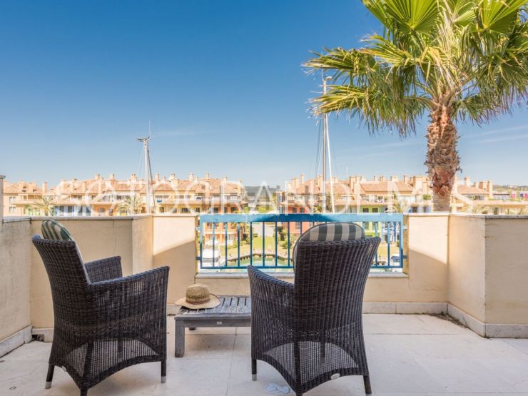 For sale apartment with 4 bedrooms in Isla del Pez Volador, Sotogrande Marina | Teseo Estate