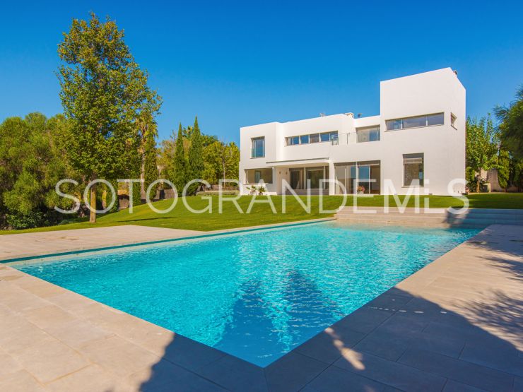 Buy villa with 4 bedrooms in Zona F, Sotogrande Alto | Teseo Estate