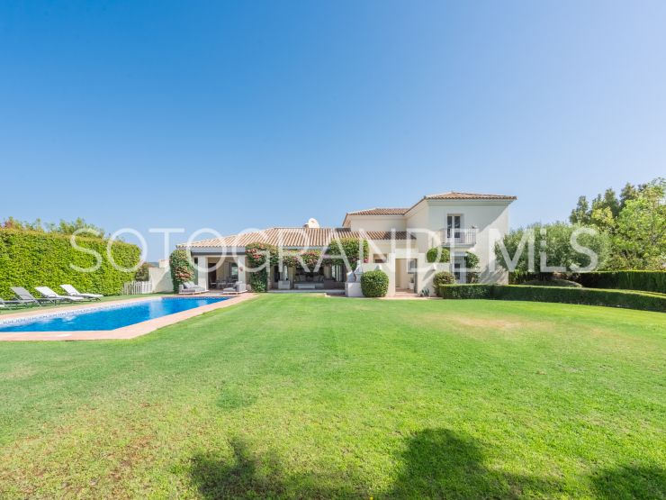 Villa in Zona F with 4 bedrooms | Teseo Estate