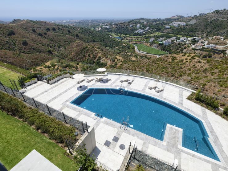 Penthouse with 3 bedrooms for sale in La Quinta, Benahavis | Lucía Pou Properties