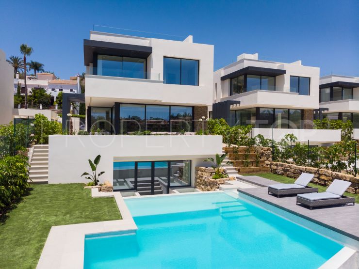 Buy villa in New Golden Mile | Lucía Pou Properties
