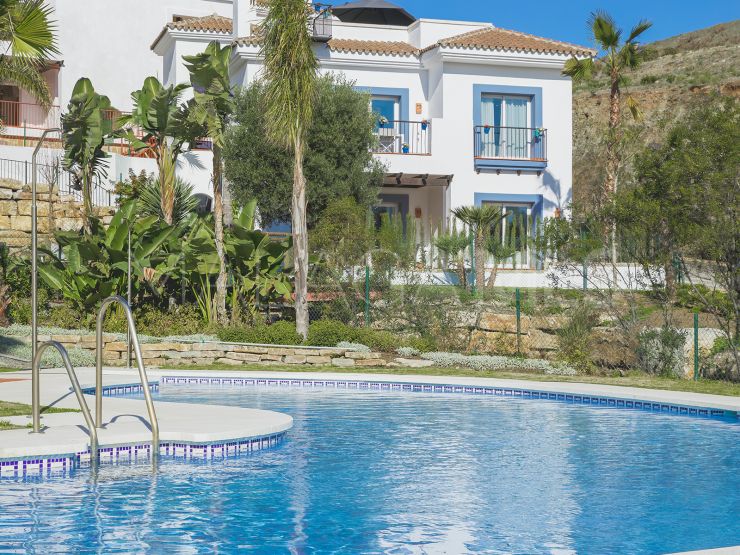 Buy apartment with 3 bedrooms in New Golden Mile, Estepona | Lucía Pou Properties