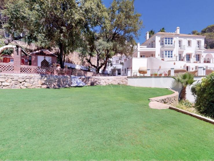 7 bedrooms El Madroñal villa for sale | Key Real Estate
