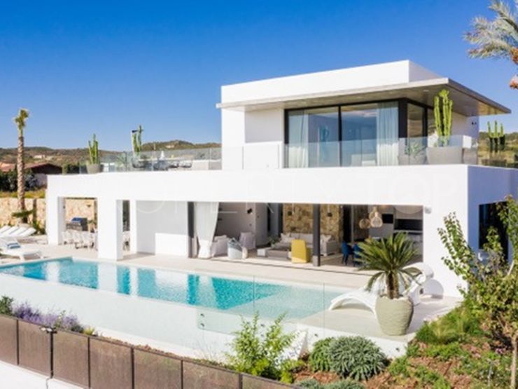 Buy villa with 4 bedrooms in Valle Romano | Key Real Estate