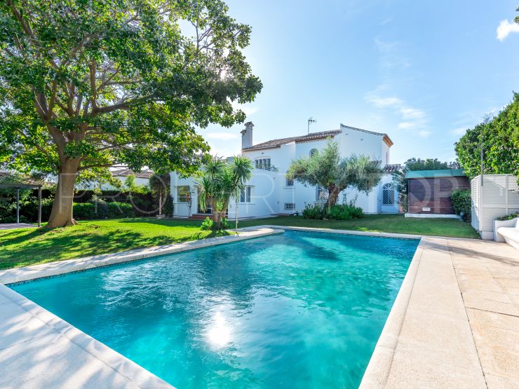 Chalet for sale in Cerrado de Elviria with 5 bedrooms | LibeHomes