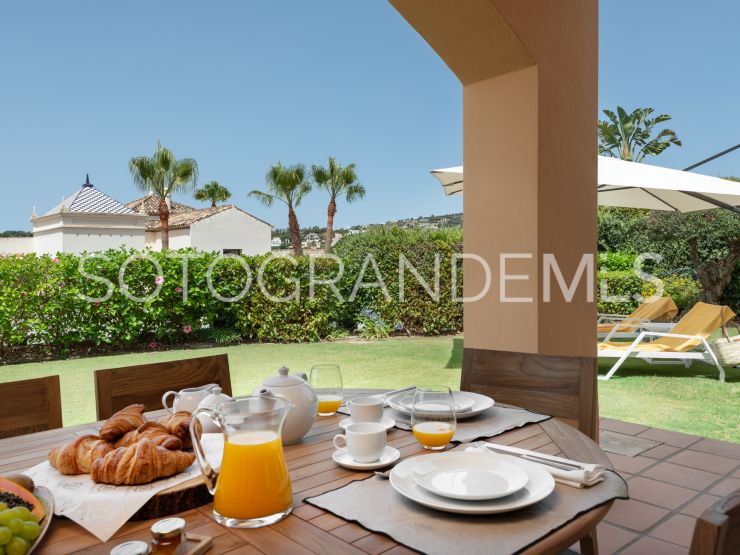 Comprar villa en Los Cortijos de la Reserva con 4 dormitorios | SurdelSur Properties