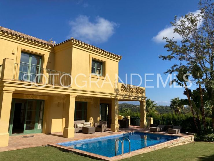 Sotogrande Alto, chalet a la venta con 6 dormitorios | SurdelSur Properties