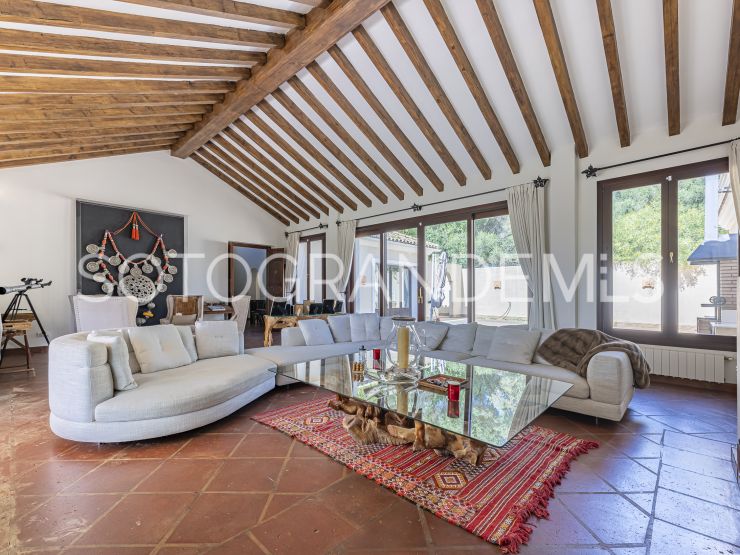 Comprar villa en Zona F de 5 dormitorios | Rhead Estates