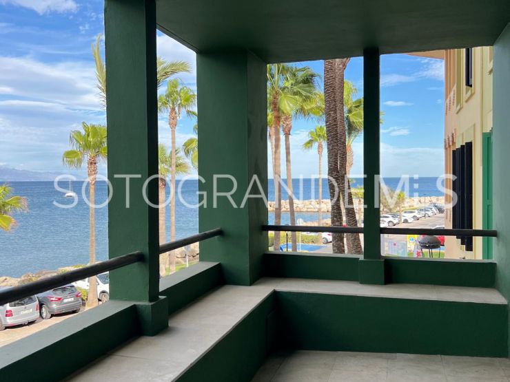 Apartamento con 2 dormitorios en venta en Sotogrande Puerto Deportivo | Rhead Estates