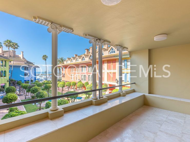 Apartamento en venta en Sotogrande Puerto Deportivo | Rhead Estates