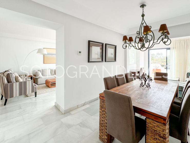 Apartamento en venta en El Polo de Sotogrande con 4 dormitorios | Gisèle André Soto