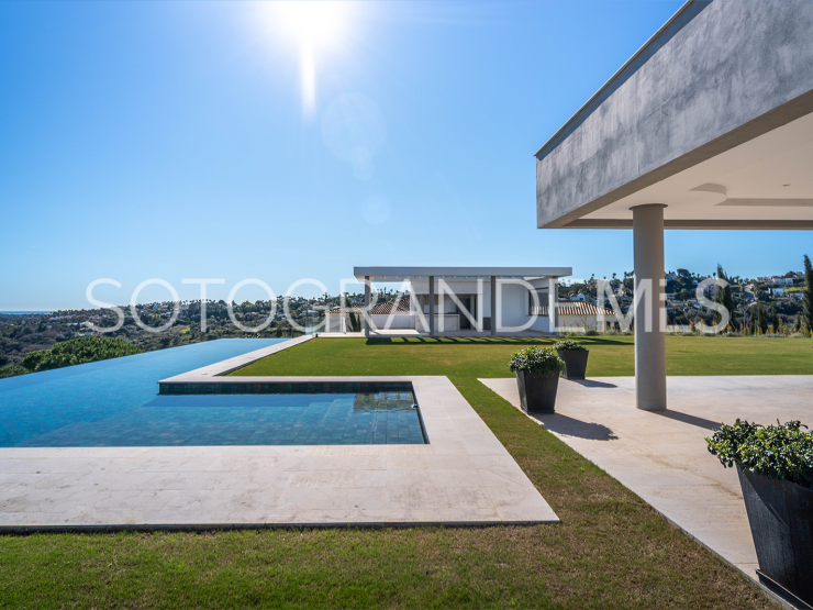 Buy villa with 8 bedrooms in Zona G, Sotogrande Alto | Gisèle André Soto