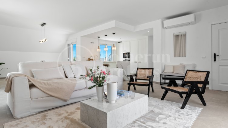 Duplex Penthouse La Maestranza - Luxury Property in Nueva Andalucia