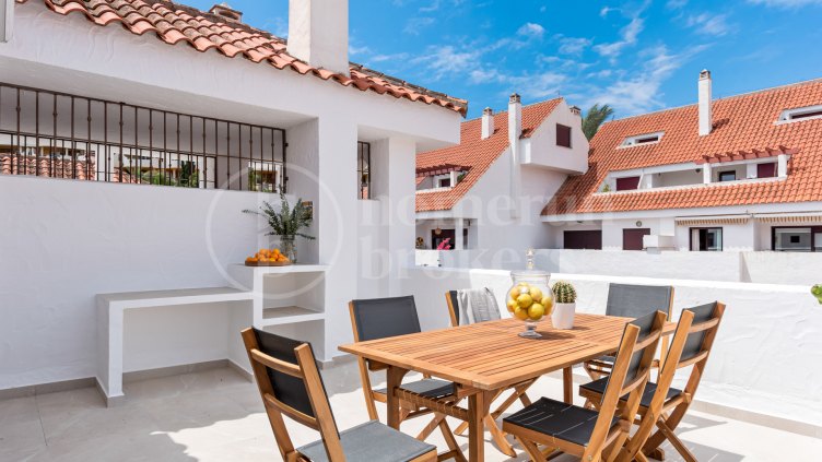 Duplex Penthouse La Maestranza - Luxury Property in Nueva Andalucia
