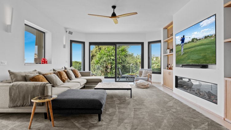 Delightful family Villa in El Paraiso