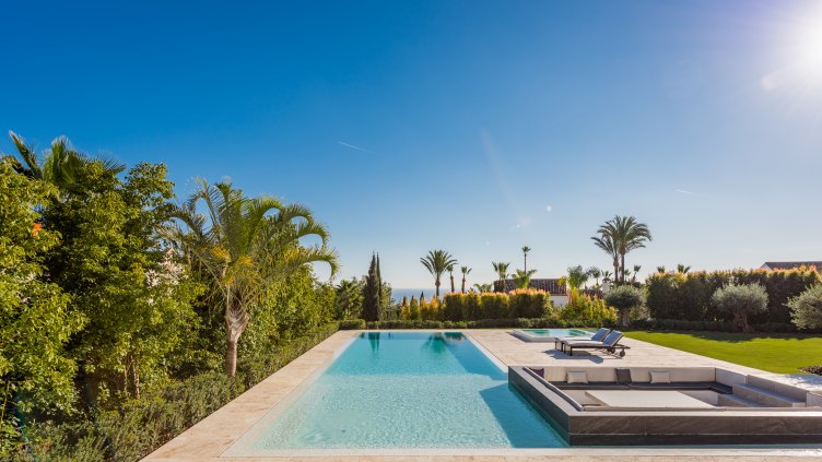 Stunning luxury villa in Sierra Blanca