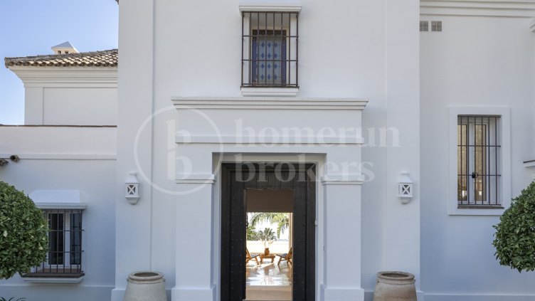 Villa Los Monteros - Andalusian Style Villa with Breathtaking Views